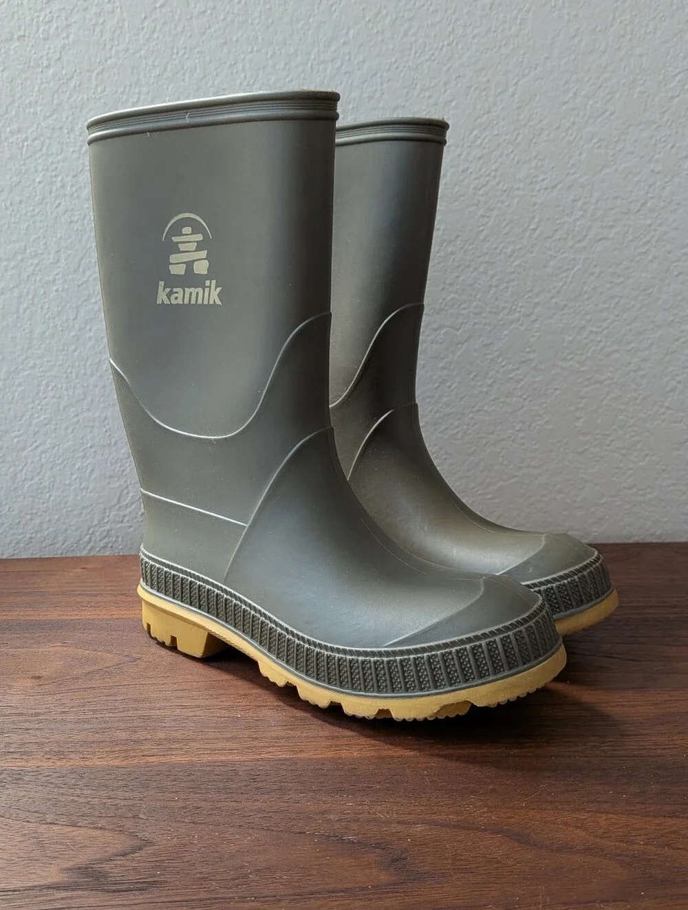 Kamik Kids Rain Boots Camo Green W/ Yellow Trim Toddler / Little Kid Size 13